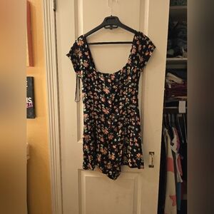 Urban outfitters floral mini romper nwt sz M